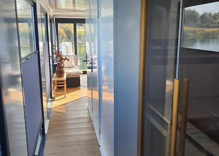 Schwimmendes Ferienhaus Sky
