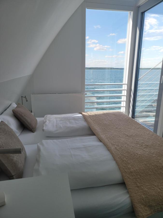 Schwimmendes Sky Villa