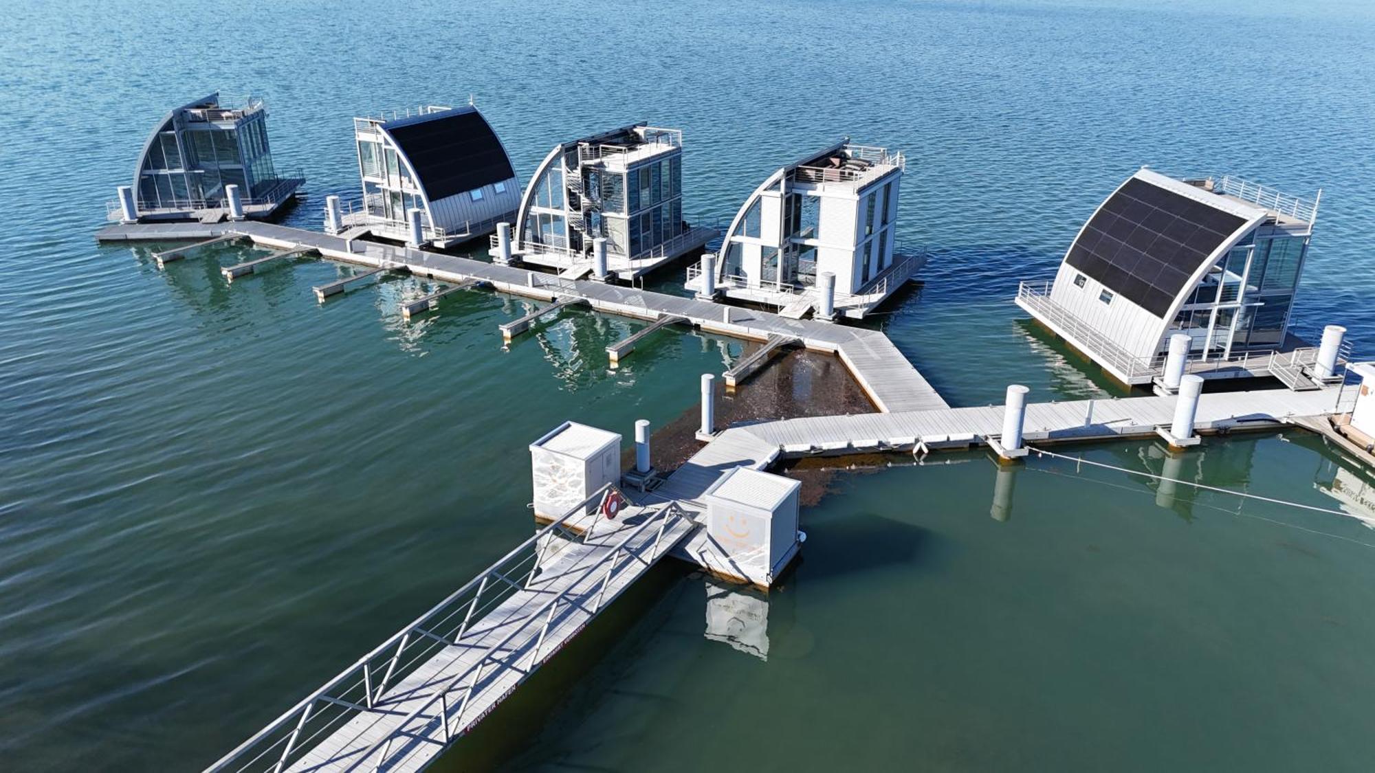 Schwimmendes Sky Villa *